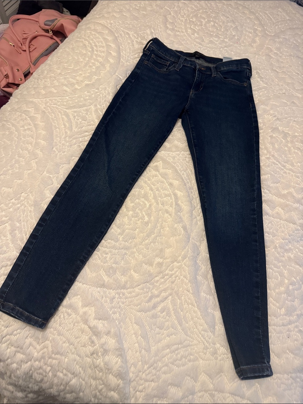 Women's Skinny Jeans in Dark Blue Wash